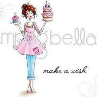 Cakeabella stamp - Stämpel med en tjej som håller i en tårta och en cupcake från Stamping Bella