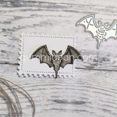 FLADDERMUS 2023 Halloweenstansmall från Gummiapan ca 37x23 mm