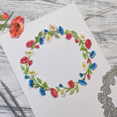 MIDSOMMARBLOMKRANSstansmall från Gummiapan ca 87x87 mm