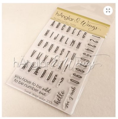 RAKT ALFABET MED SIFFRORstämpelset från Hänglar & Wings A6